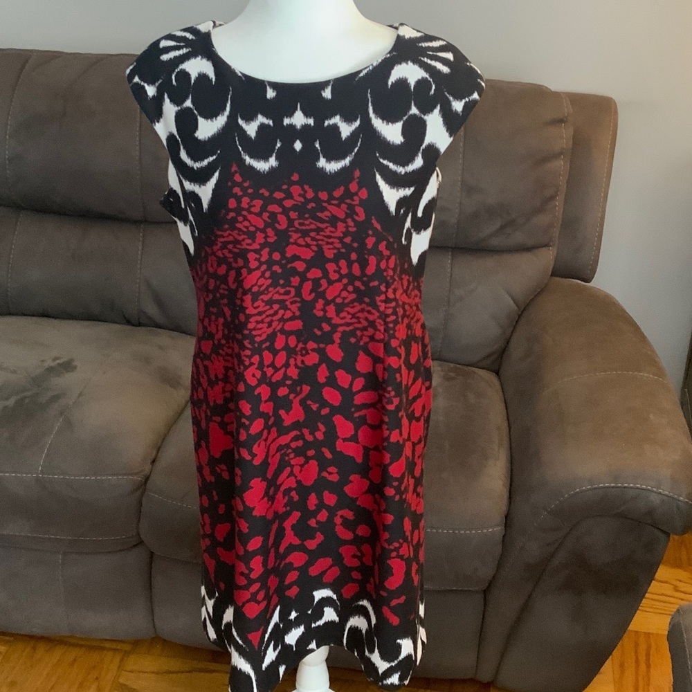 Chico’s Stylish Red and Black Patterned Dress